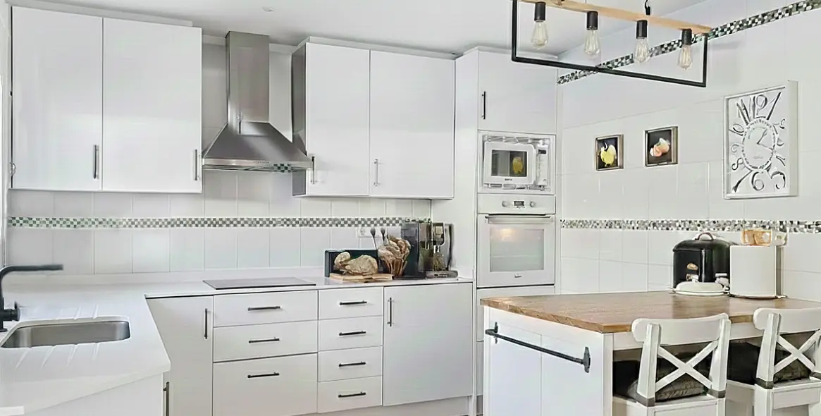 Sale of semi-detached house in Estepona 18