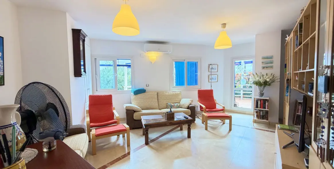 Sale of ground floor apartment in San Luis de Sabinillas 4