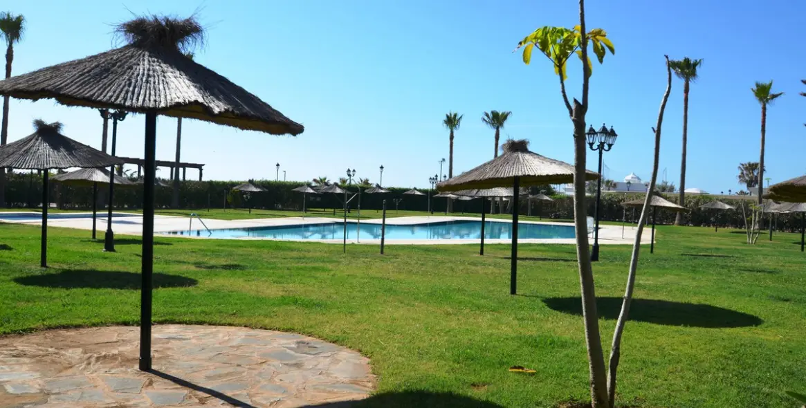 Sale of ground floor apartment in San Luis de Sabinillas 7