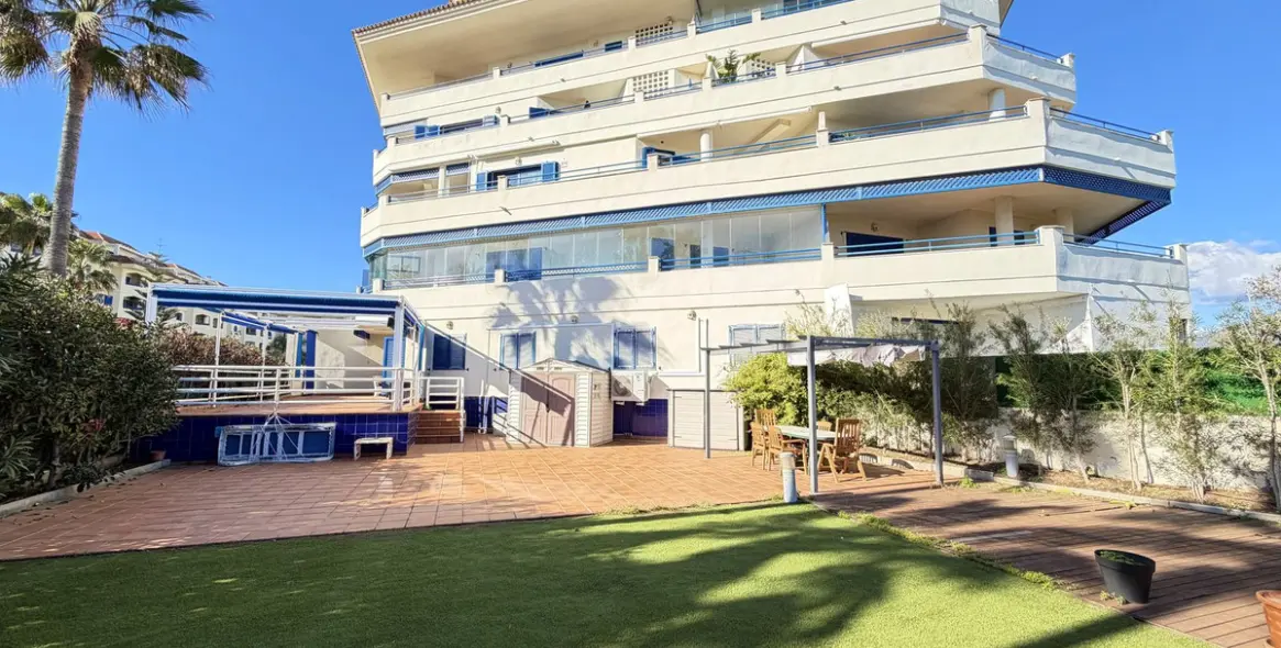 Sale of ground floor apartment in San Luis de Sabinillas 9