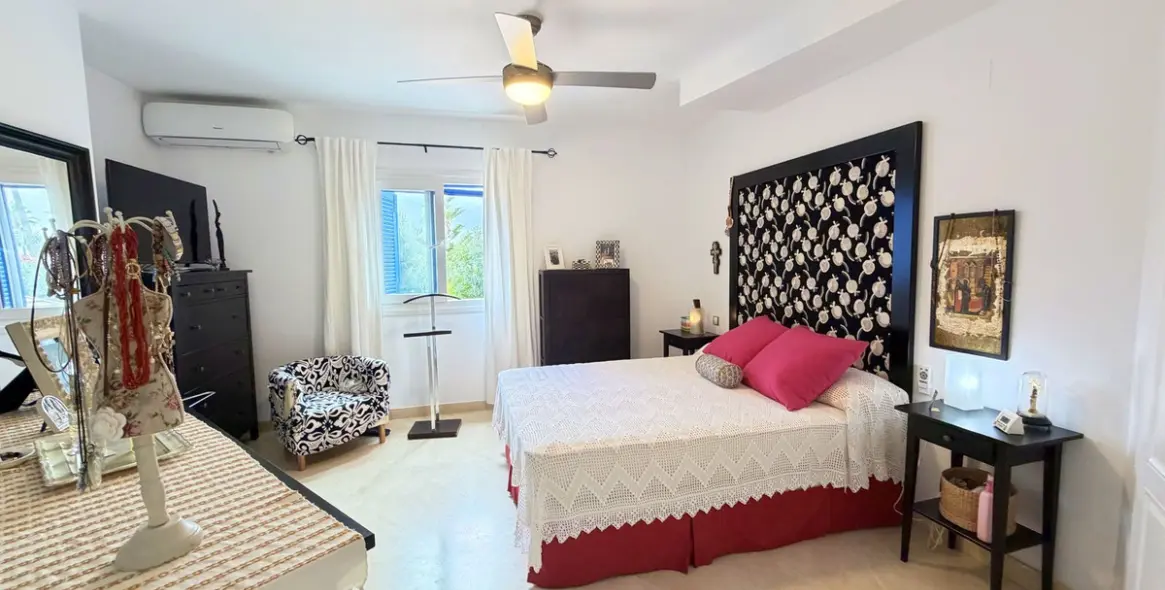 Продажа апартаментов на первом этаже в San Luis de Sabinillas 21