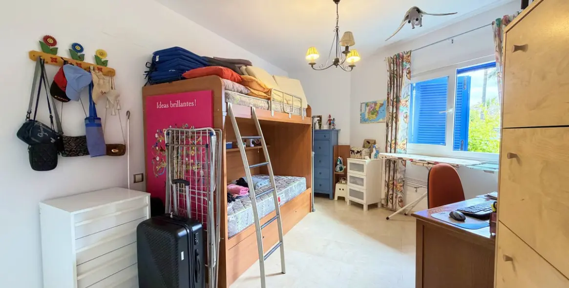 Продажа апартаментов на первом этаже в San Luis de Sabinillas 27