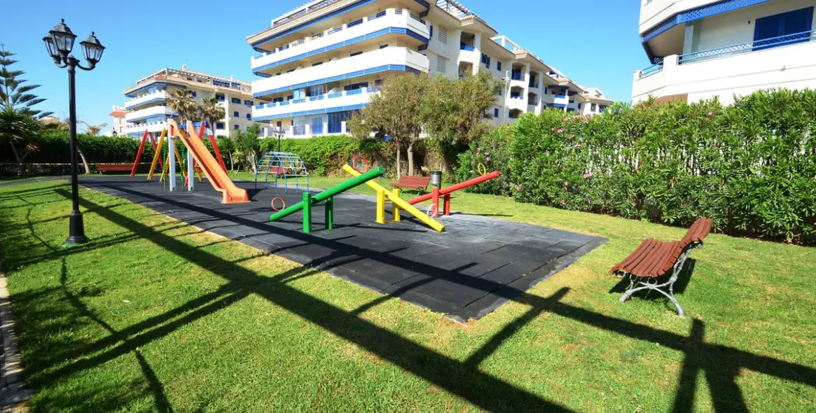 Продажа апартаментов на первом этаже в San Luis de Sabinillas 38