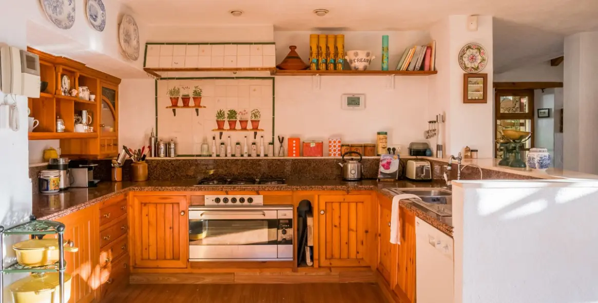 Sale of detached villa in Estepona 15