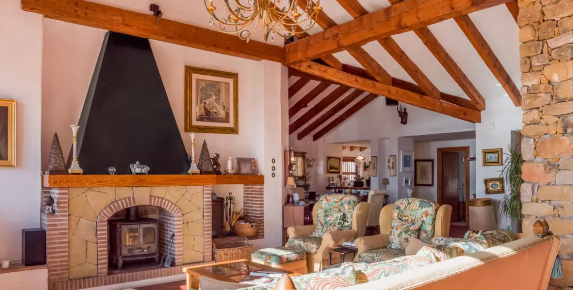 Sale of detached villa in Estepona 20