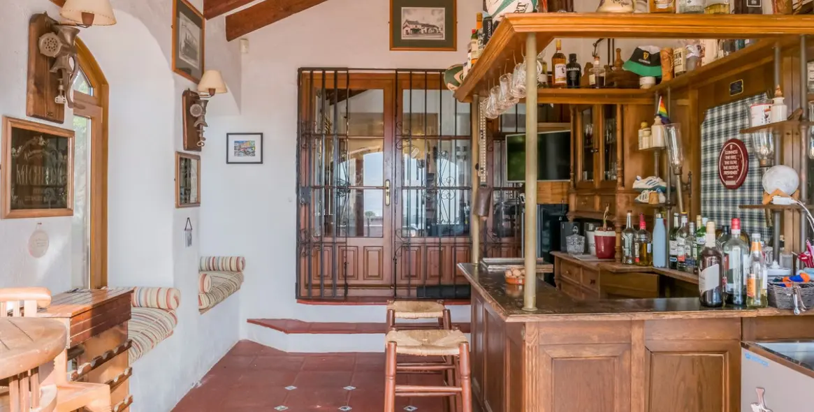 Продажа  отдельно стоящей виллы в Estepona 5