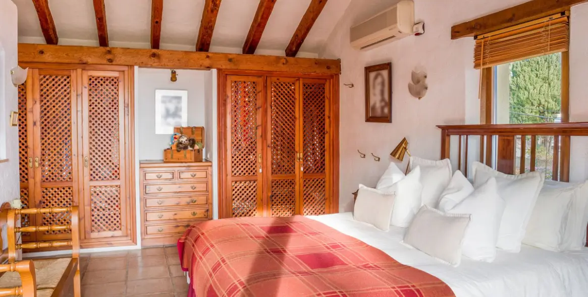 Продажа  отдельно стоящей виллы в Estepona 6