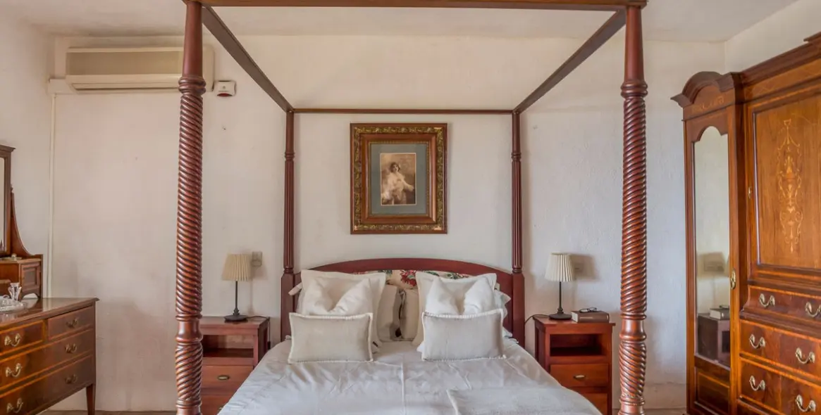 Продажа  отдельно стоящей виллы в Estepona 10