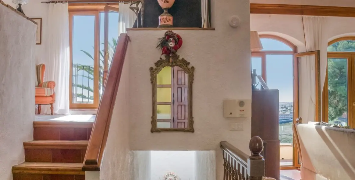 Продажа  отдельно стоящей виллы в Estepona 12