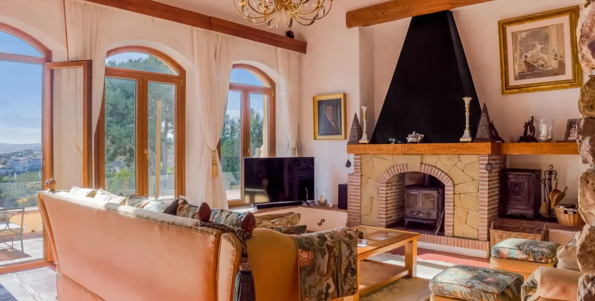 Продажа  отдельно стоящей виллы в Estepona 22