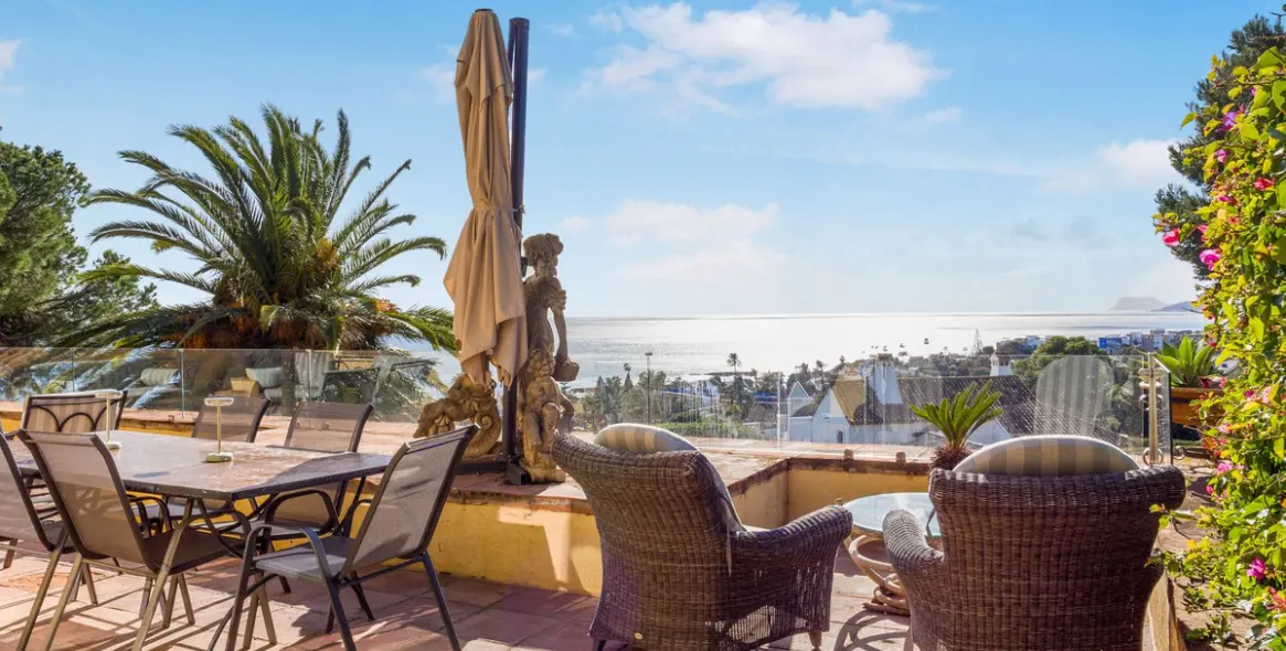 Продажа  отдельно стоящей виллы в Estepona 26