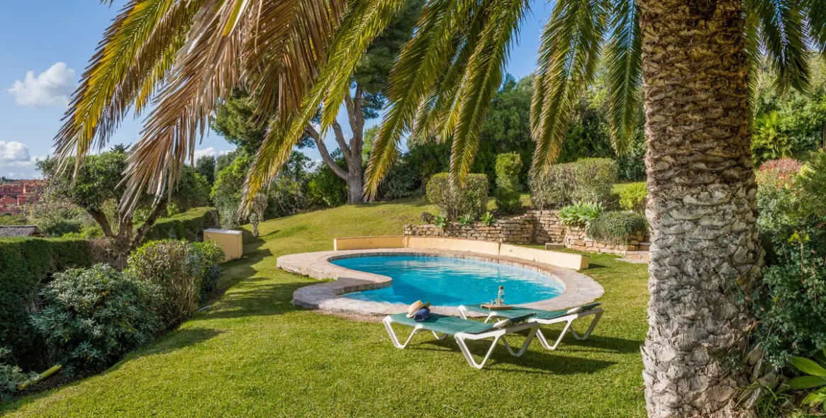 Продажа  отдельно стоящей виллы в Estepona 31