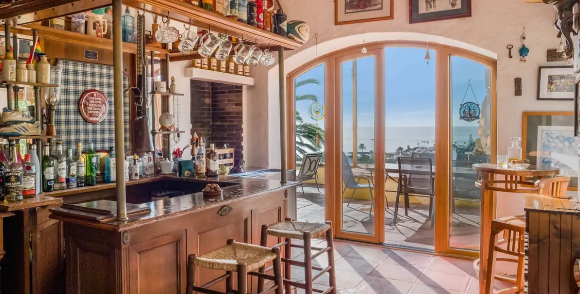 Продажа  отдельно стоящей виллы в Estepona 37