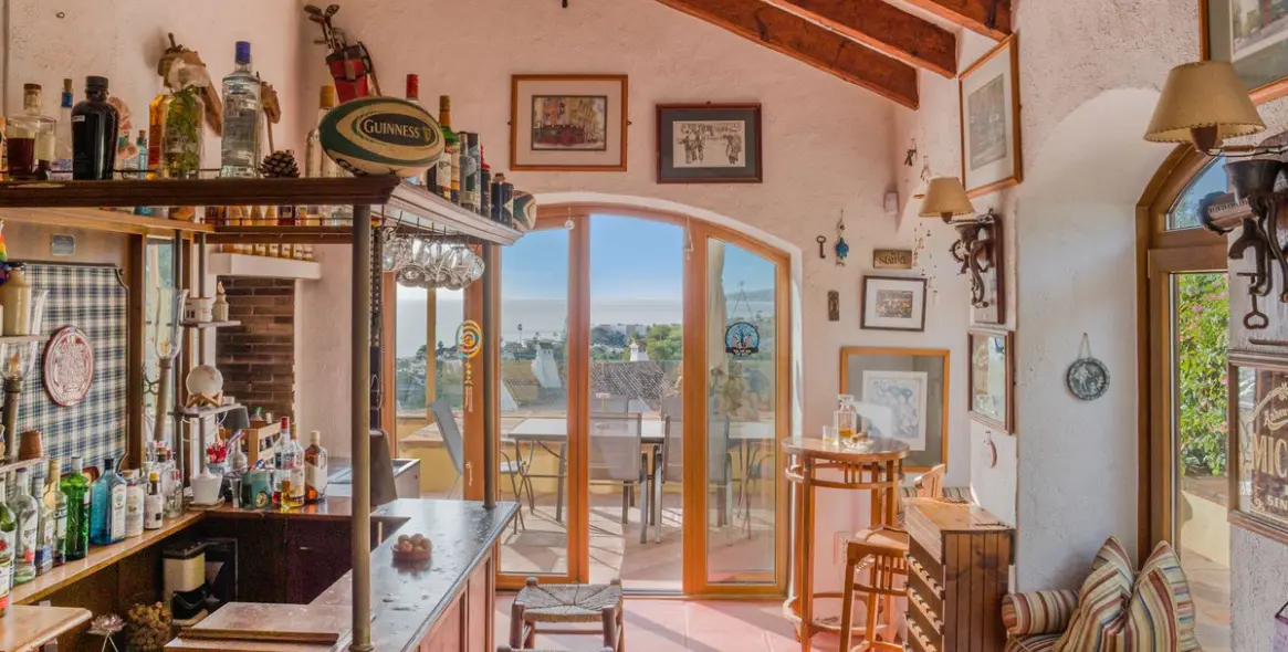 Продажа  отдельно стоящей виллы в Estepona 39