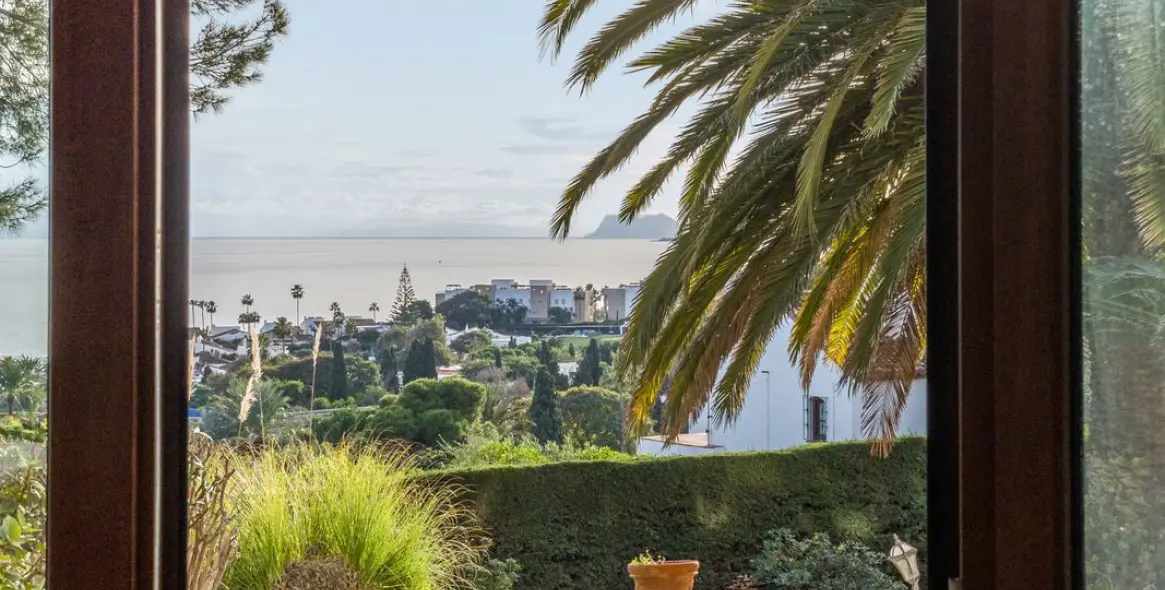 Продажа  отдельно стоящей виллы в Estepona 40