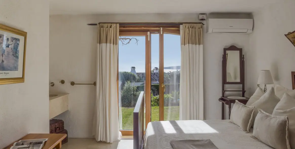 Продажа  отдельно стоящей виллы в Estepona 52