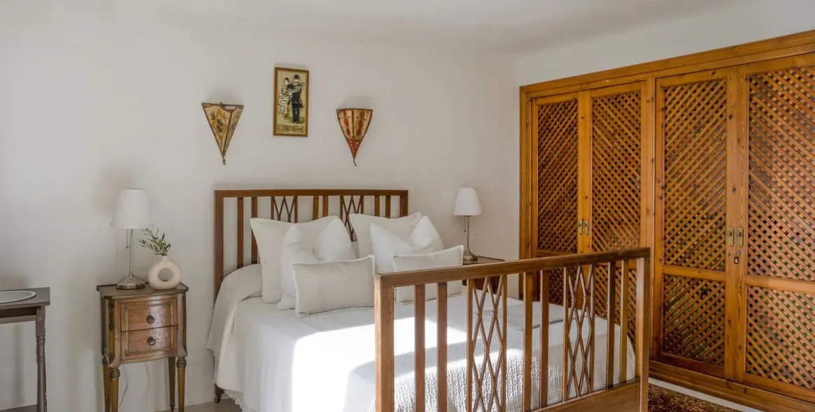 Продажа  отдельно стоящей виллы в Estepona 54