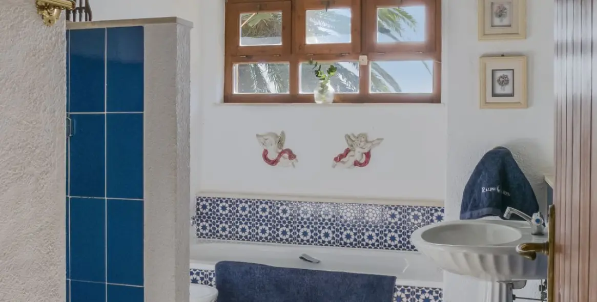 Продажа  отдельно стоящей виллы в Estepona 57