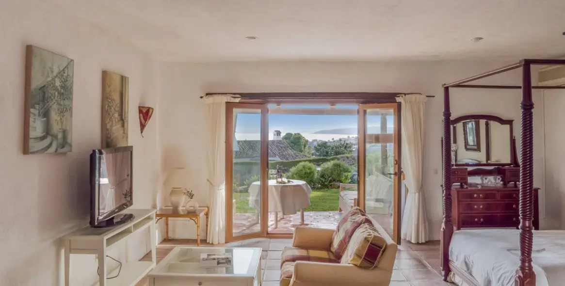 Продажа  отдельно стоящей виллы в Estepona 59