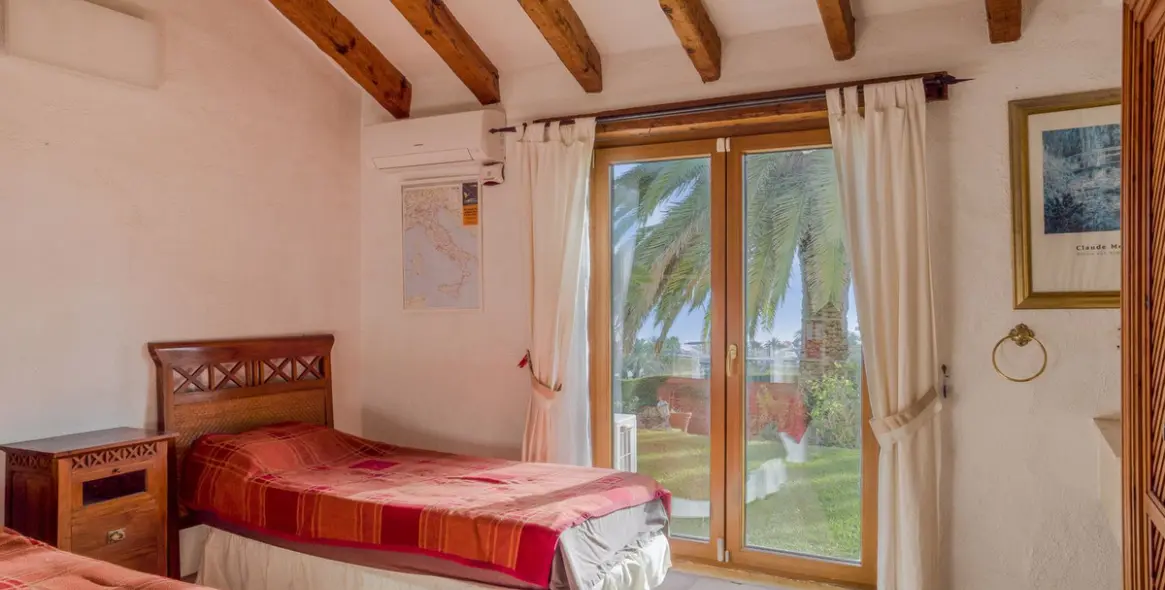 Продажа  отдельно стоящей виллы в Estepona 65