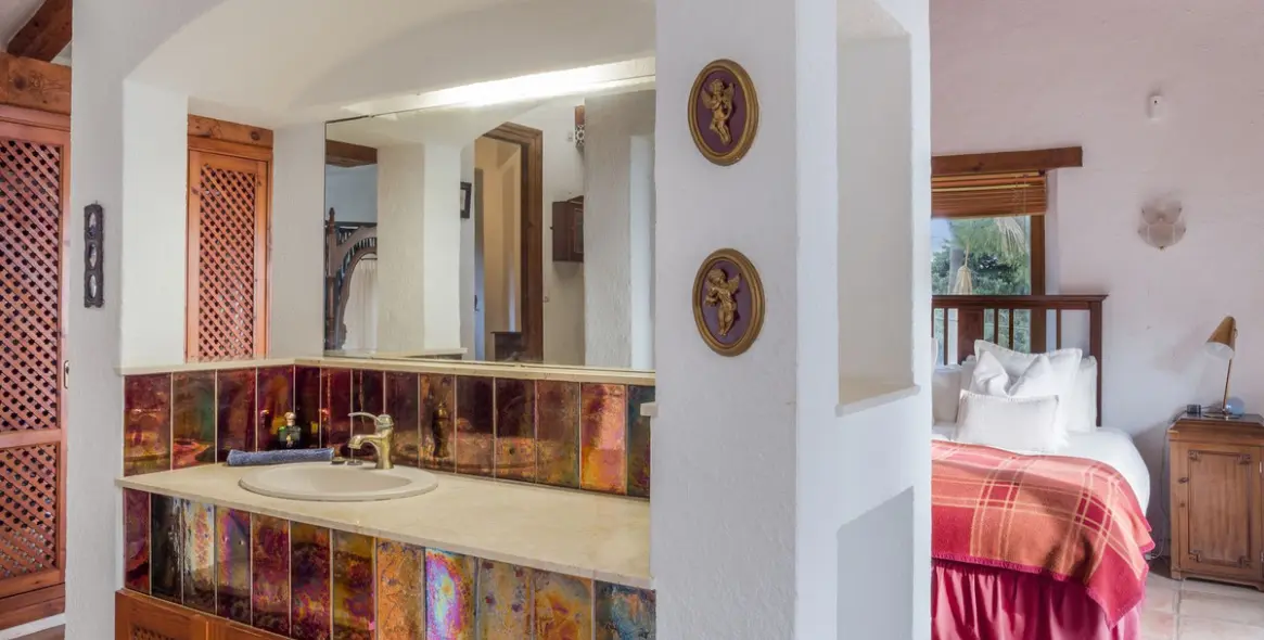 Продажа  отдельно стоящей виллы в Estepona 68