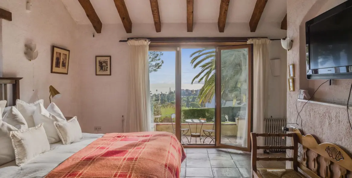 Продажа  отдельно стоящей виллы в Estepona 70