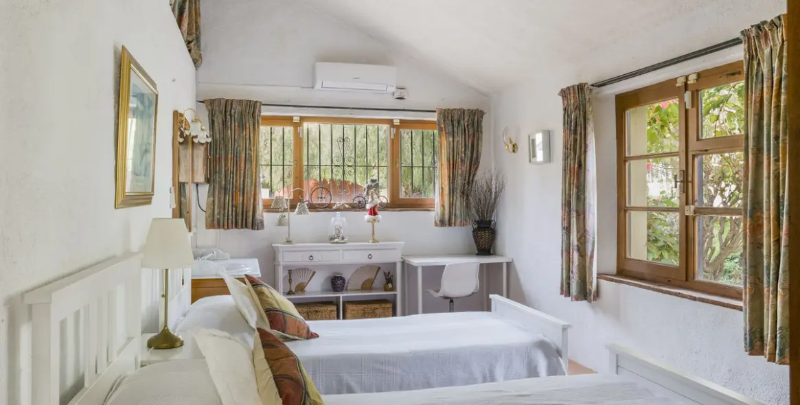 Продажа  отдельно стоящей виллы в Estepona 72