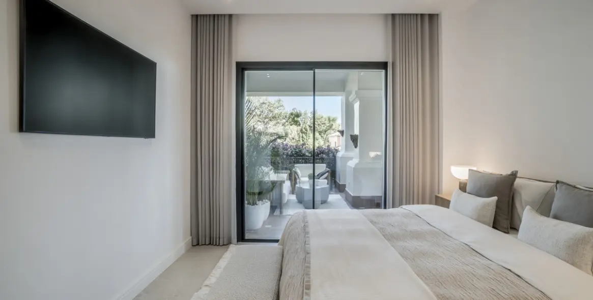 Sale of ground floor apartment in Sierra Blanca 10