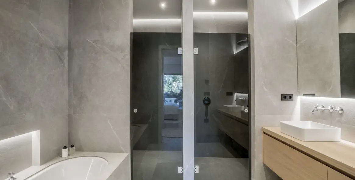 Sale of ground floor apartment in Sierra Blanca 12