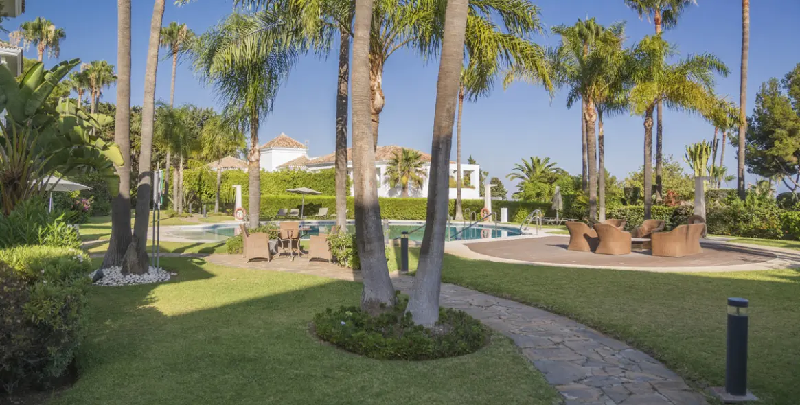 Sale of ground floor apartment in Sierra Blanca 26