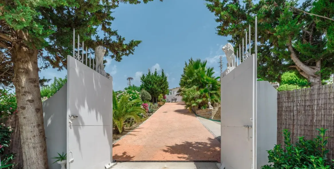 Venta de villa independiente en Estepona 8