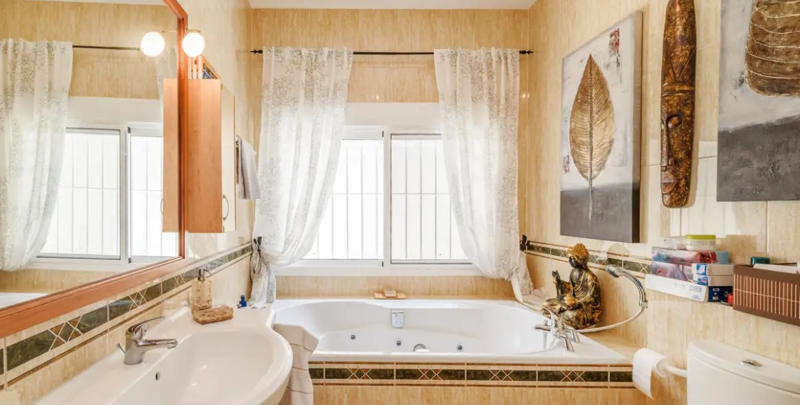 Venta de villa independiente en Estepona 11