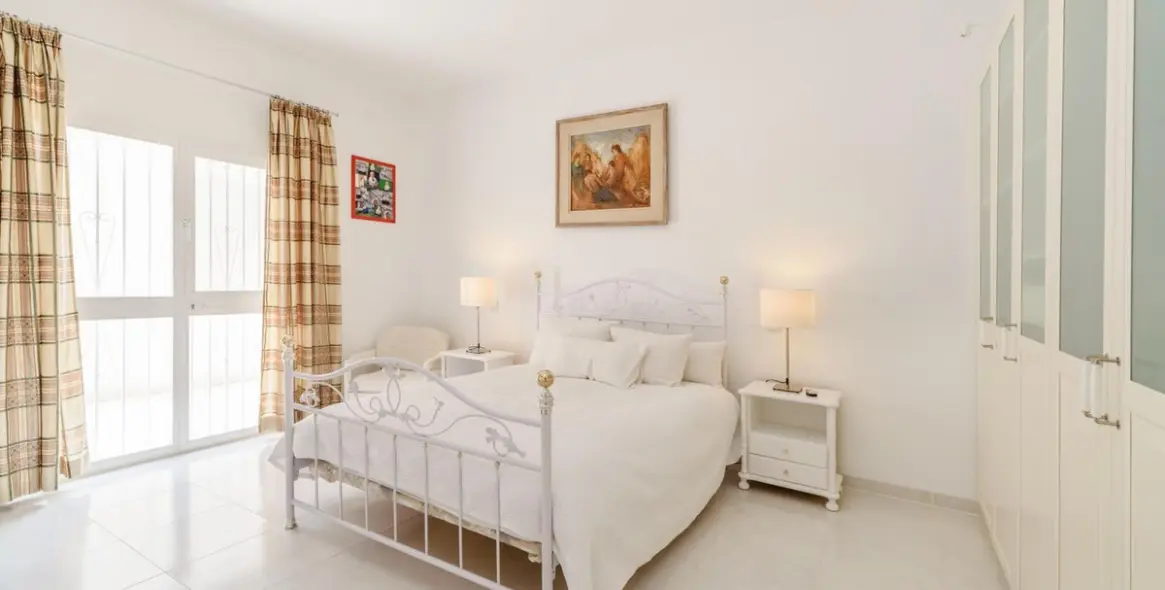 Venta de villa independiente en Estepona 16