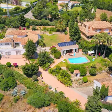 Продажа  отдельно стоящей виллы в Estepona