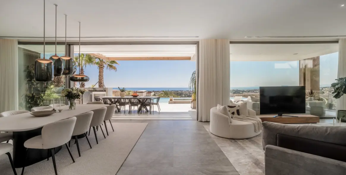 Sale of detached villa in La Quinta 3