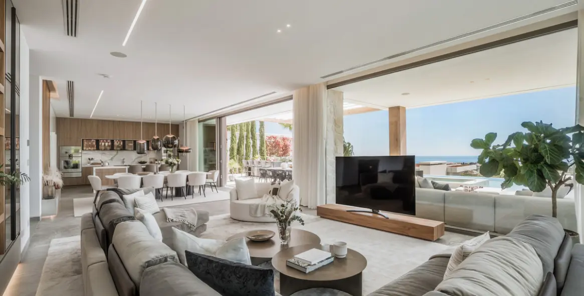 Sale of detached villa in La Quinta 4