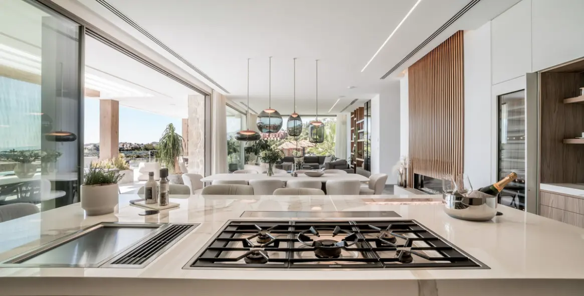 Sale of detached villa in La Quinta 11