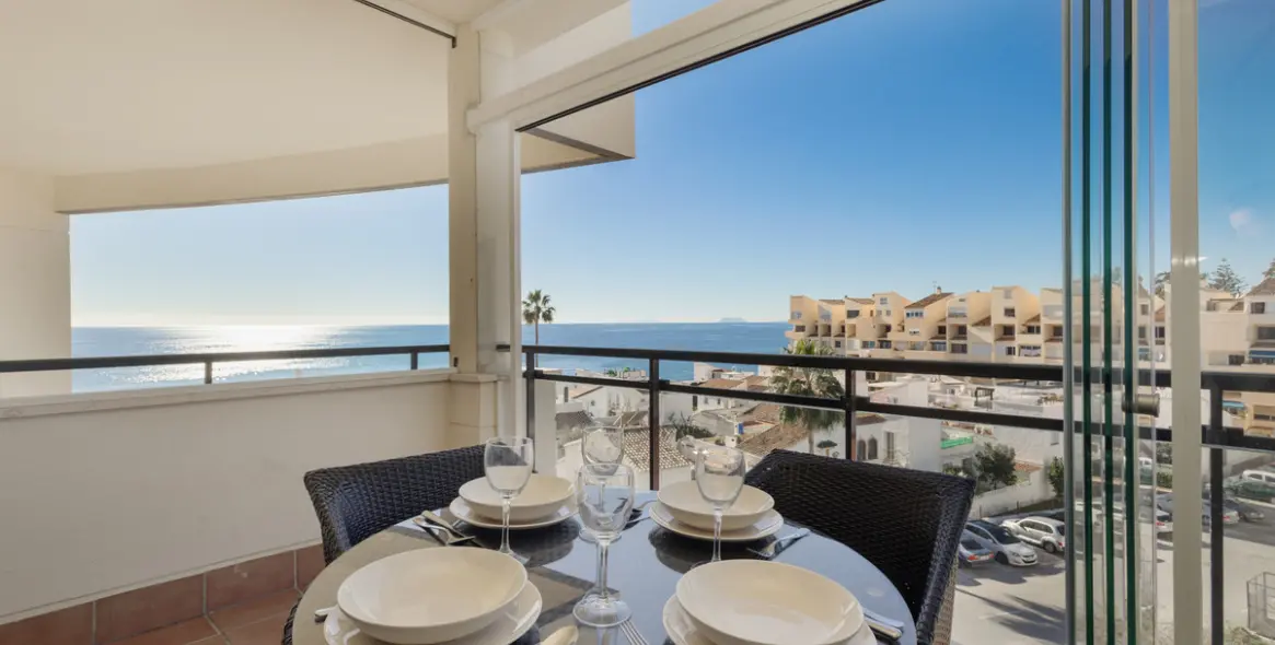Short-term rent of middle floor apartment in Estepona 6