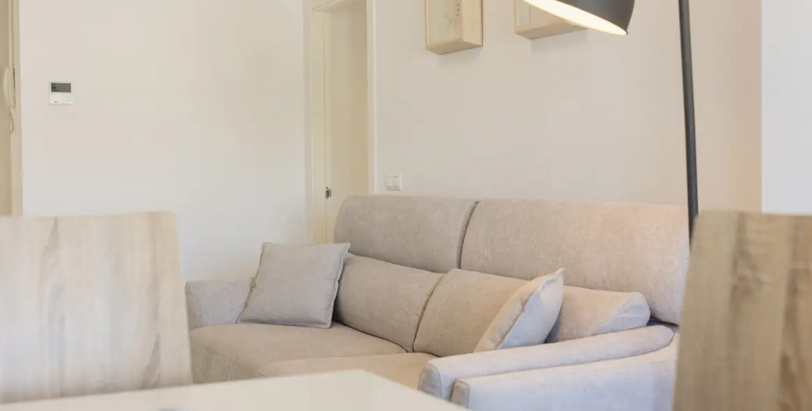 Short-term rent of middle floor apartment in Estepona 15