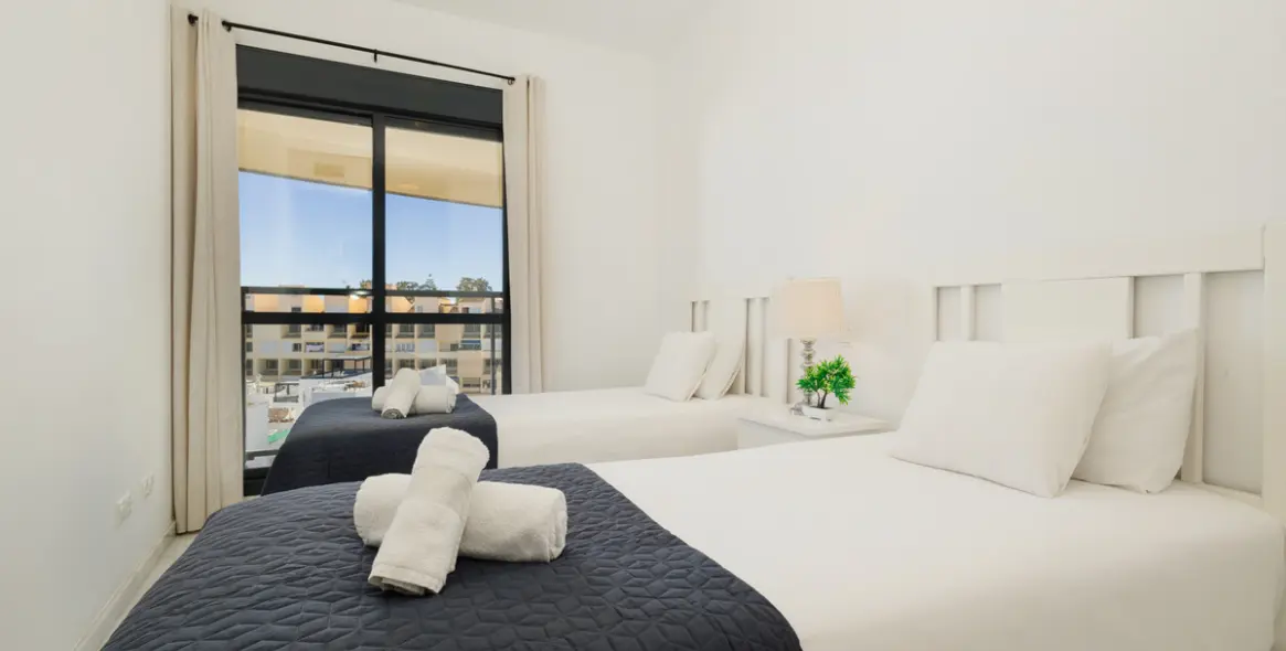 Short-term rent of middle floor apartment in Estepona 34