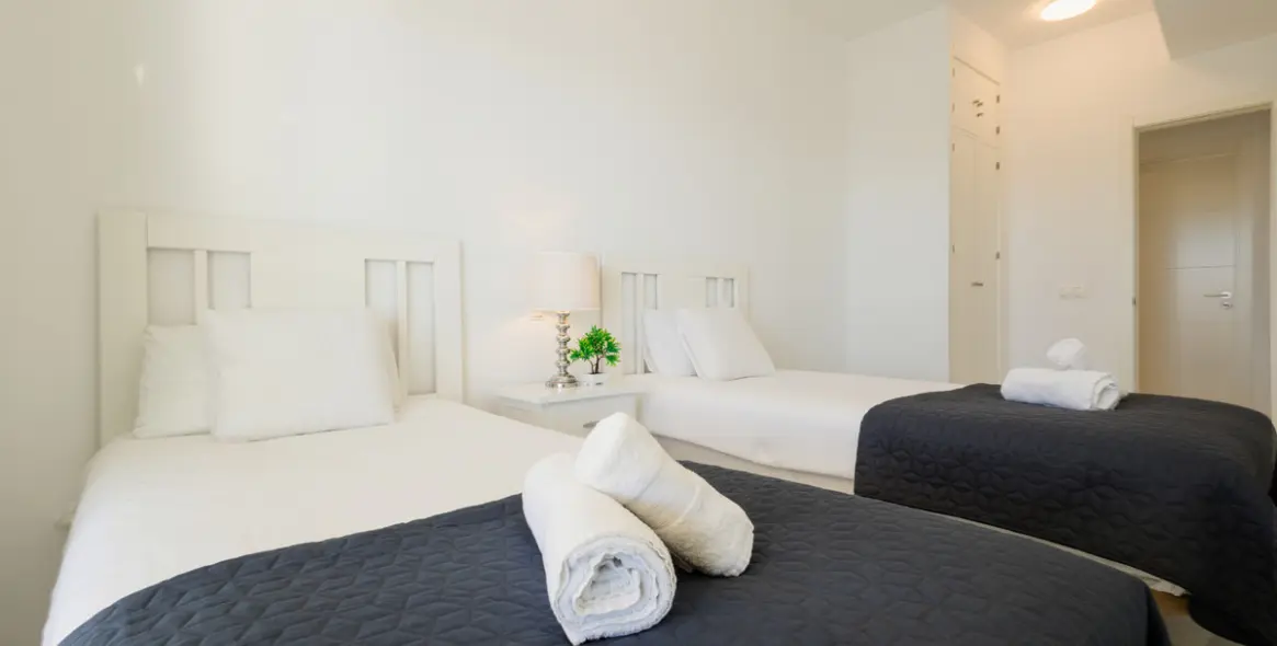 Short-term rent of middle floor apartment in Estepona 38