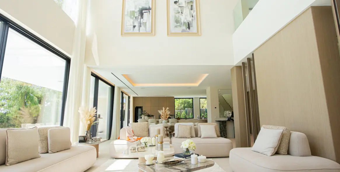 Продажа  отдельно стоящей виллы в Los Monteros 8