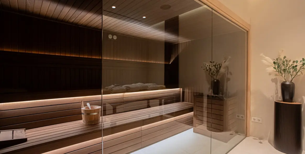 Sale of detached villa in Los Monteros 21