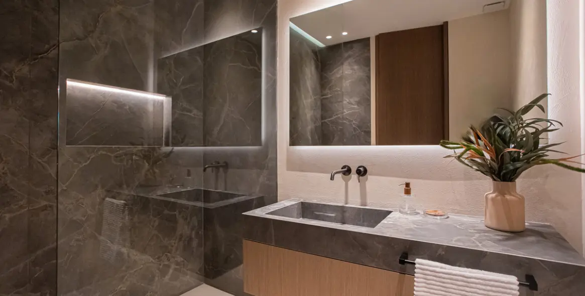 Sale of detached villa in Los Monteros 26