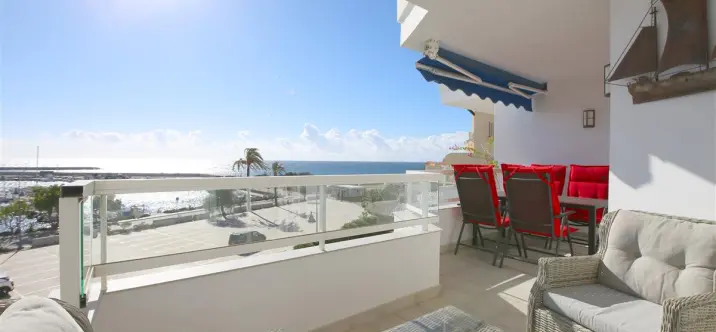 Short-term rent of middle floor apartment in Estepona 0
