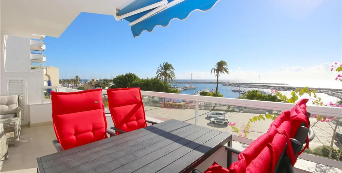 Short-term rent of middle floor apartment in Estepona 20