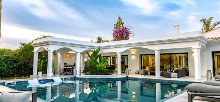 Long-term rent of detached villa in El Paraiso 0