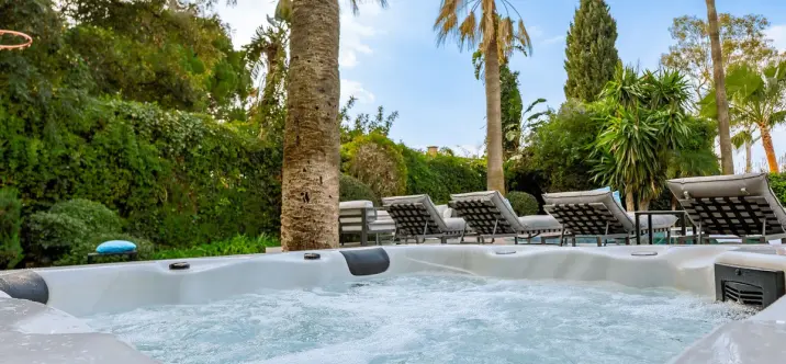 Long-term rent of detached villa in El Paraiso 3