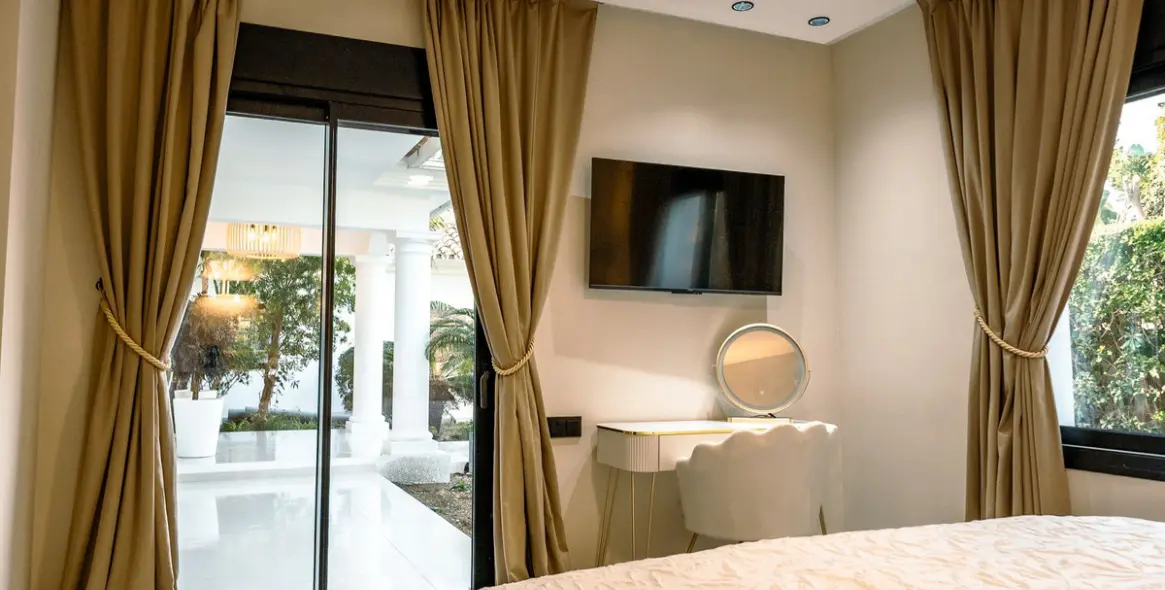 Long-term rent of detached villa in El Paraiso 30