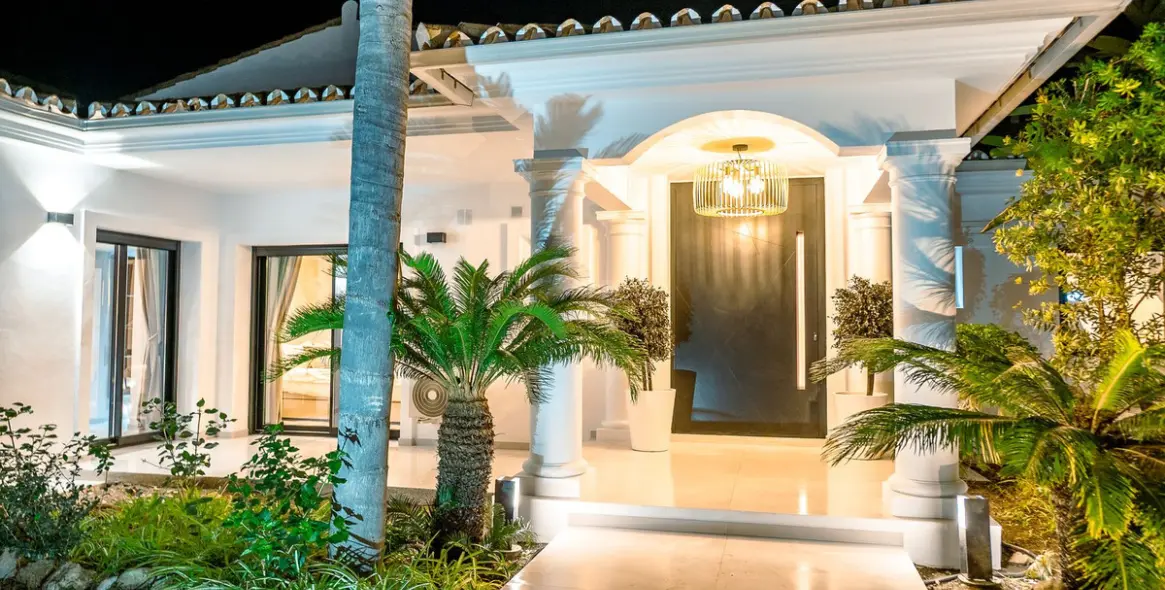 Alquiler a largo plazo de villa independiente en El Paraiso 35